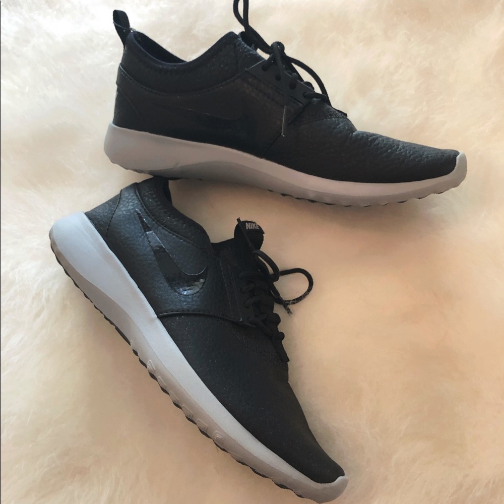 Nike Roshe Black Leather 8.5